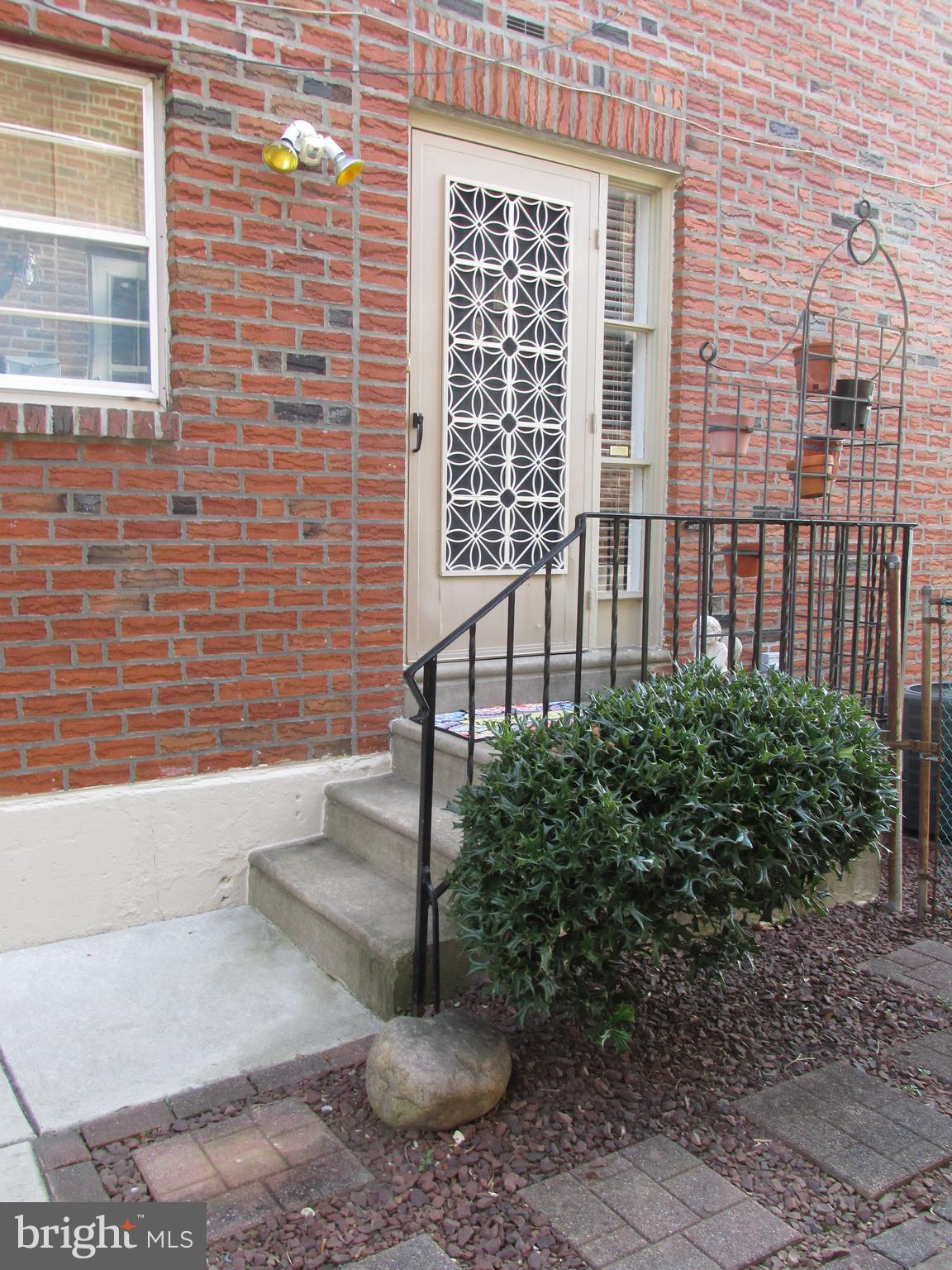708 Susquehanna Road Philadelphia, PA 19111 - Photo 6 of 46 Exterior Main Entrance