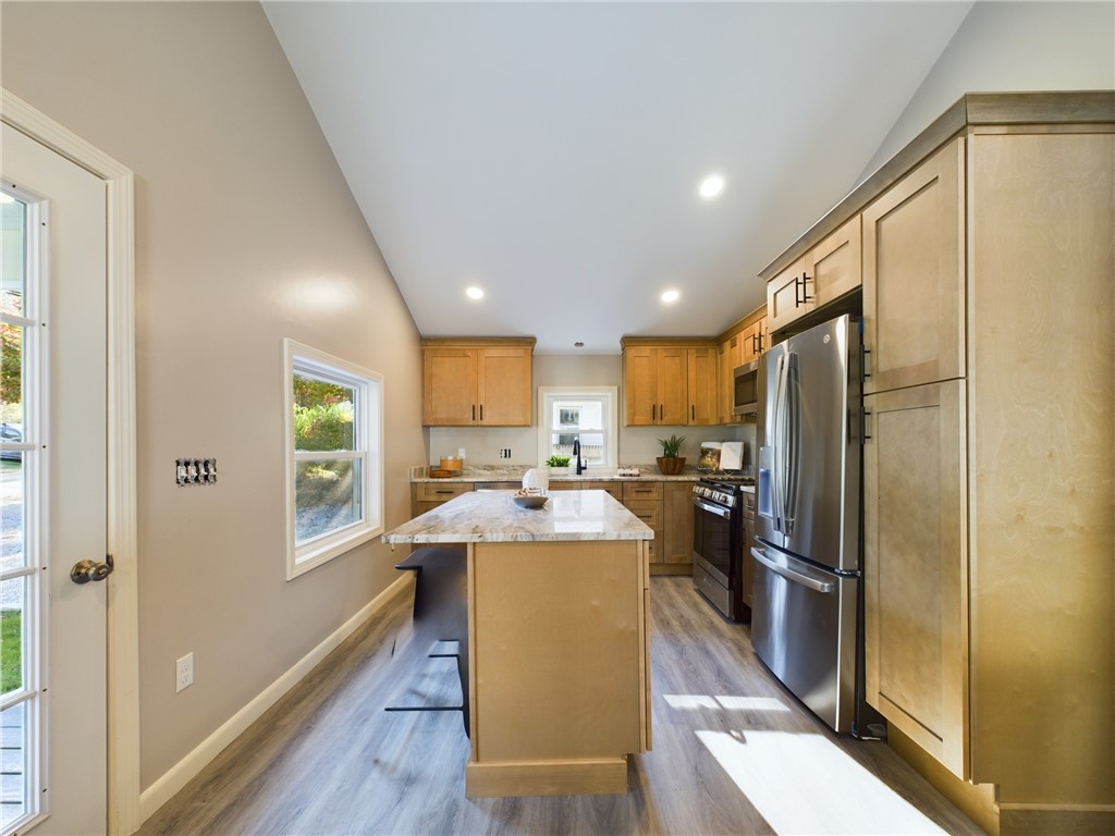 226 Plum Point Road North Kingstown, RI 02874 - Photo 6 of 33 Gallery Image 6