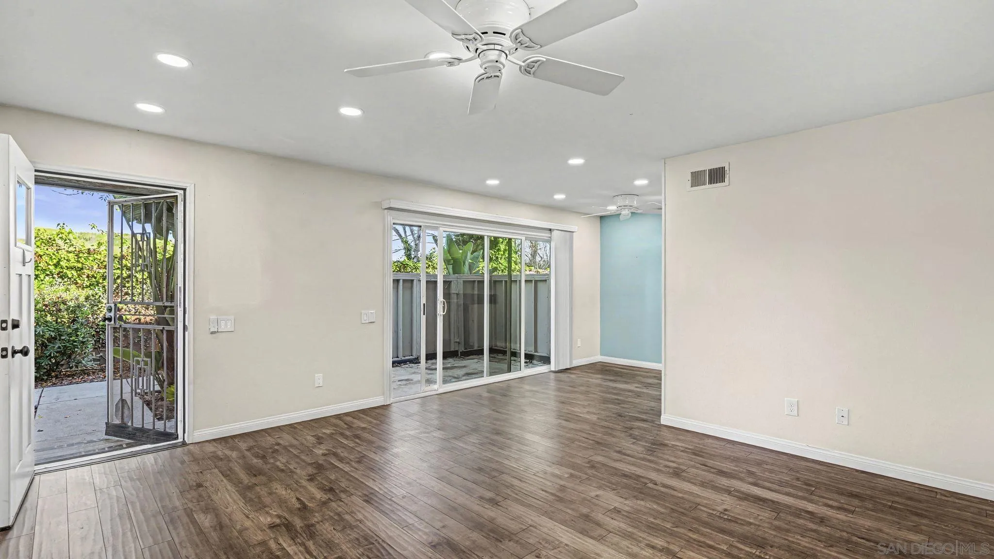 814 Malibu Point Way Oceanside, CA 92058 - Photo 5 of 26