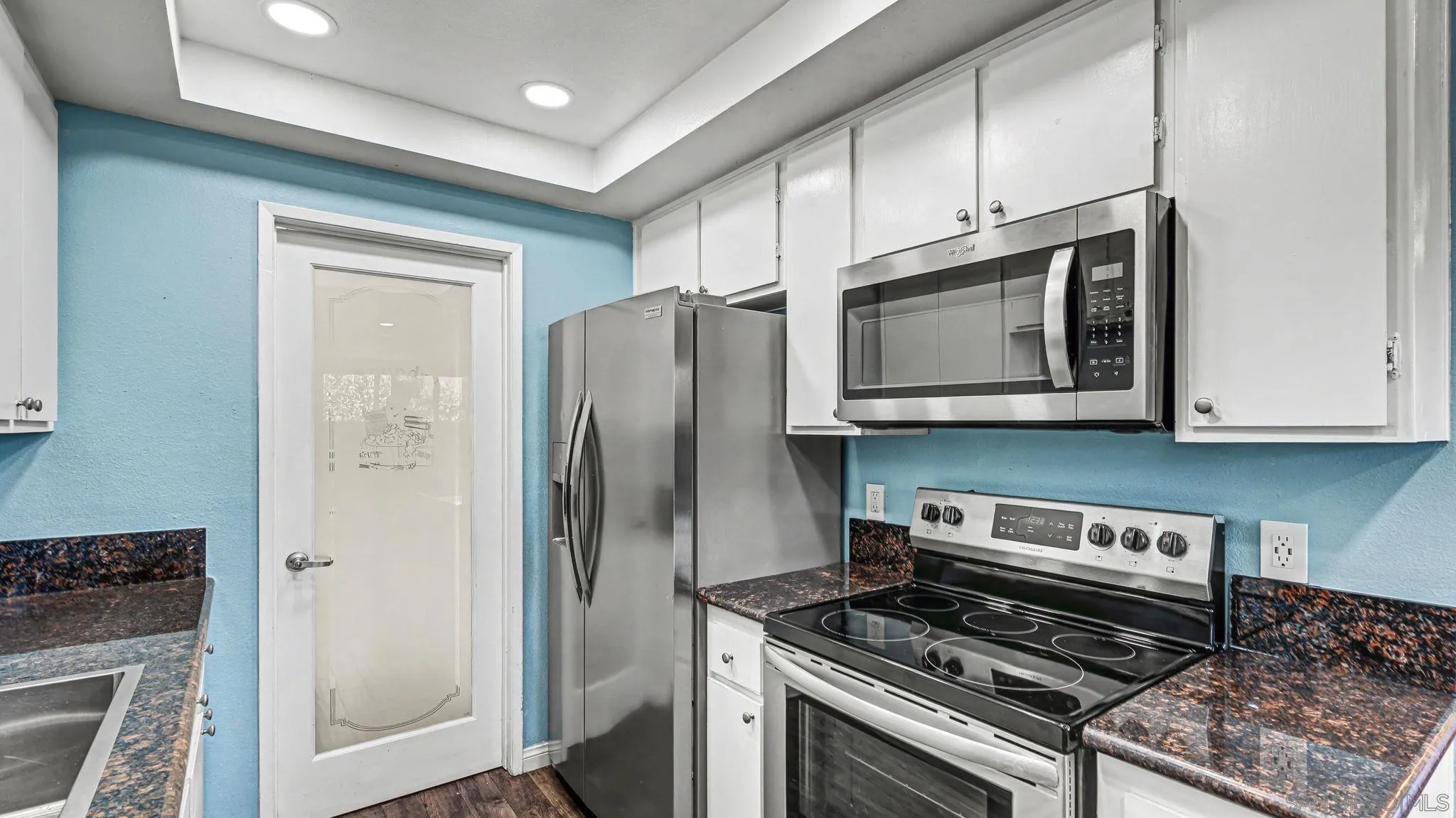 814 Malibu Point Way Oceanside, CA 92058 - Photo 9 of 26