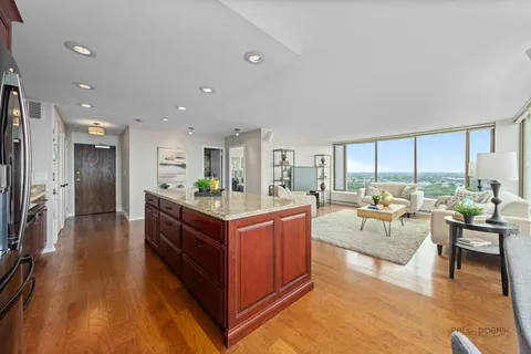 $224,000 | 5455 North Sheridan Road, Unit 2615, Chicago, IL 60640