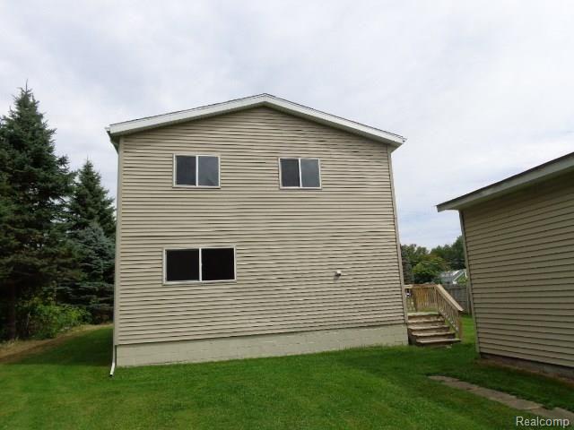 2595 Beach Road Port Huron, MI 48060 - Photo 22 of 23 2014-08-29 14.55