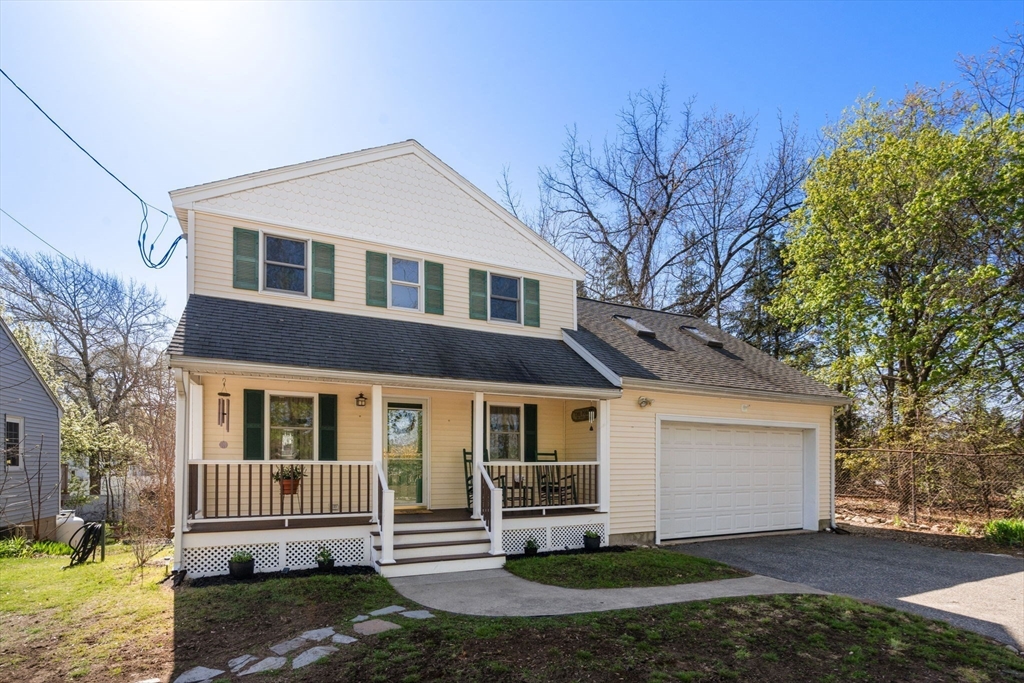 8 Alfred Place Woburn, MA 01801 - Photo 4 of 31