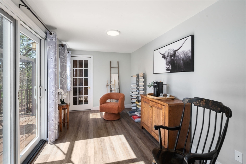 8 Alfred Place Woburn, MA 01801 - Photo 7 of 31