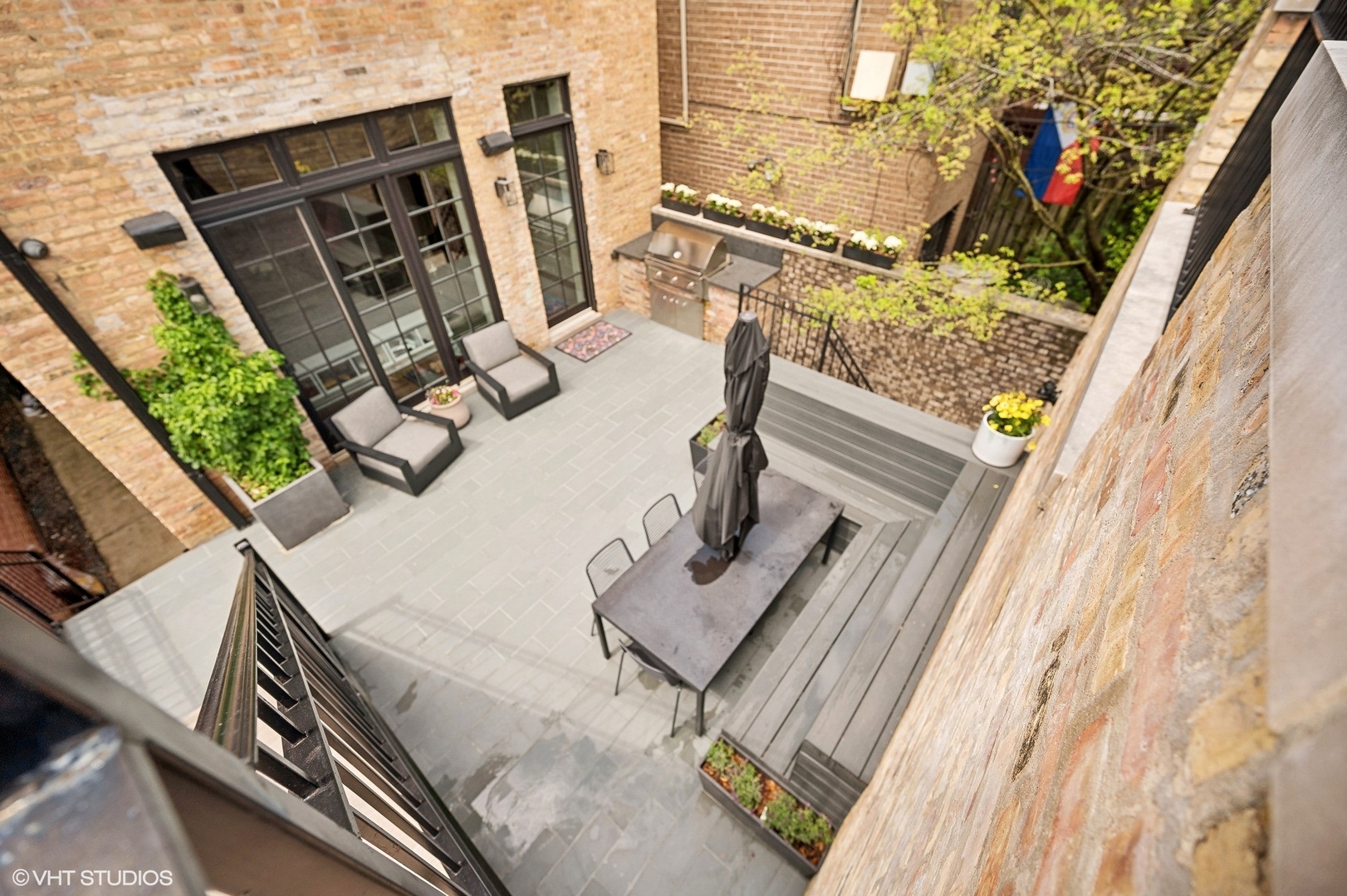 1855 North Dayton Street Chicago, IL 60614 - Photo 23 of 51 a view of balcony with furniture