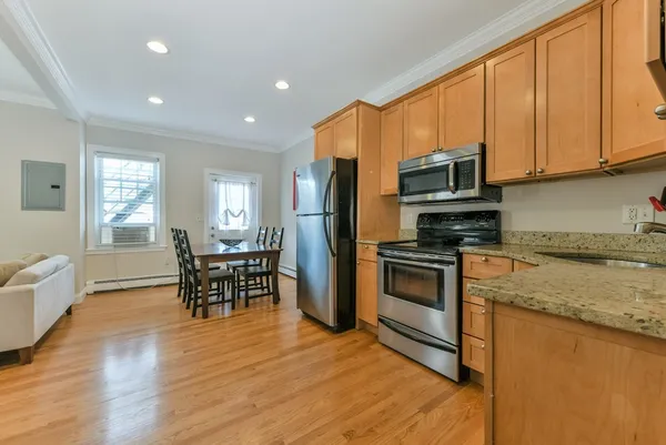 $3,400 | 277 Silver Street, Unit 2, Boston, MA 02127