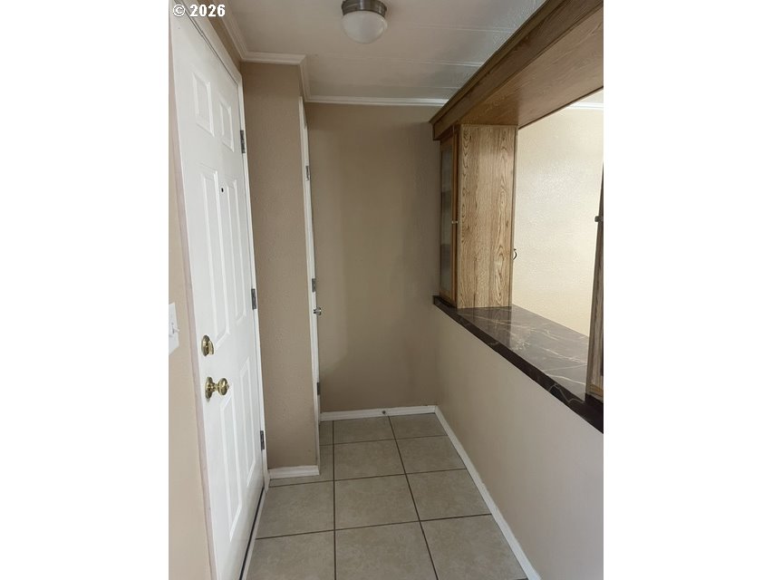 5660 Daisy Street, Unit 31 Springfield, OR 97478 - Photo 38 of 44 a view of a hallway