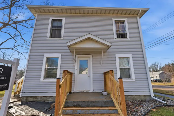 $275,000 | 719 North Clinton Avenue, St. Johns, MI 48879