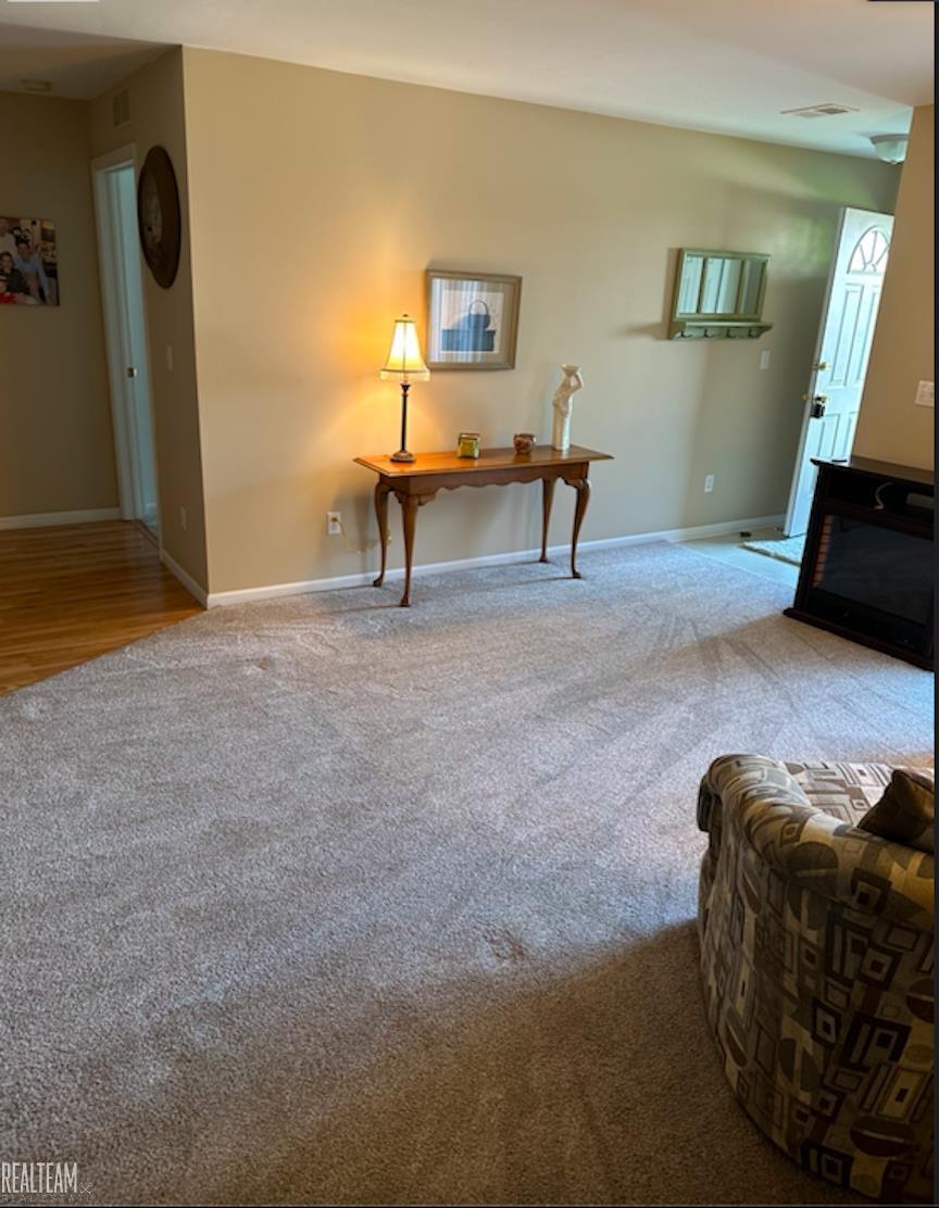 20642 Dunham Road Clinton Township, MI 48038 - Photo 3 of 15 50112692-2.JPG