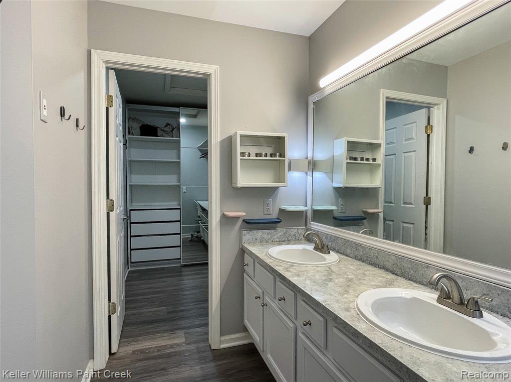 4927 Ravine Court Ann Arbor, MI 48105 - Photo 20 of 36