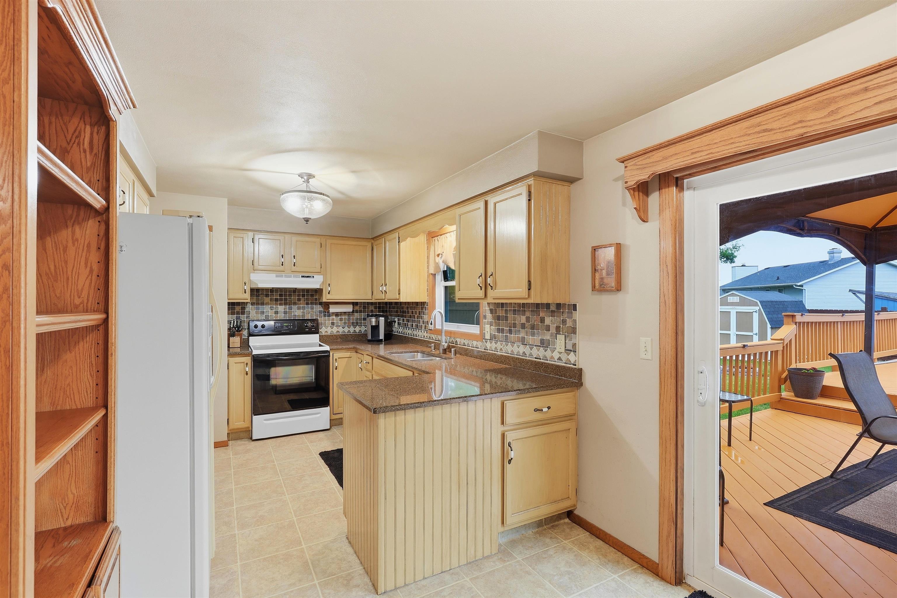 1786 Schaefer Circle Appleton, WI 54915 - Photo 5 of 23 Gallery Image 5