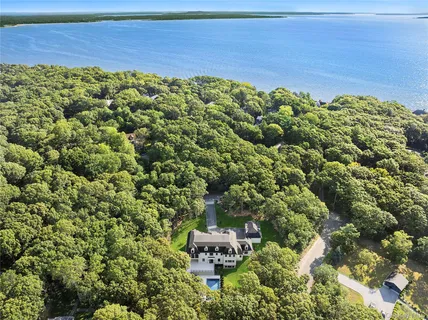 $4,859,000 | 3360 Wunneweta Road, Cutchogue, NY 11935