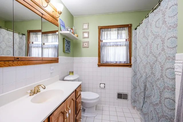 $243,000 | 3215 Meade Court, St. Joseph, MI 49085