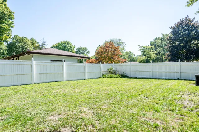 $243,000 | 3215 Meade Court, St. Joseph, MI 49085