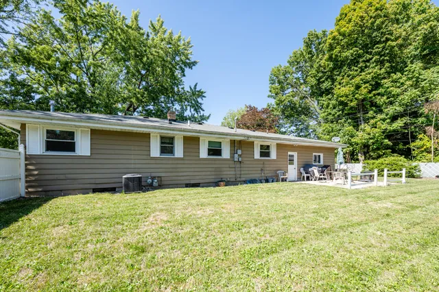 $243,000 | 3215 Meade Court, St. Joseph, MI 49085