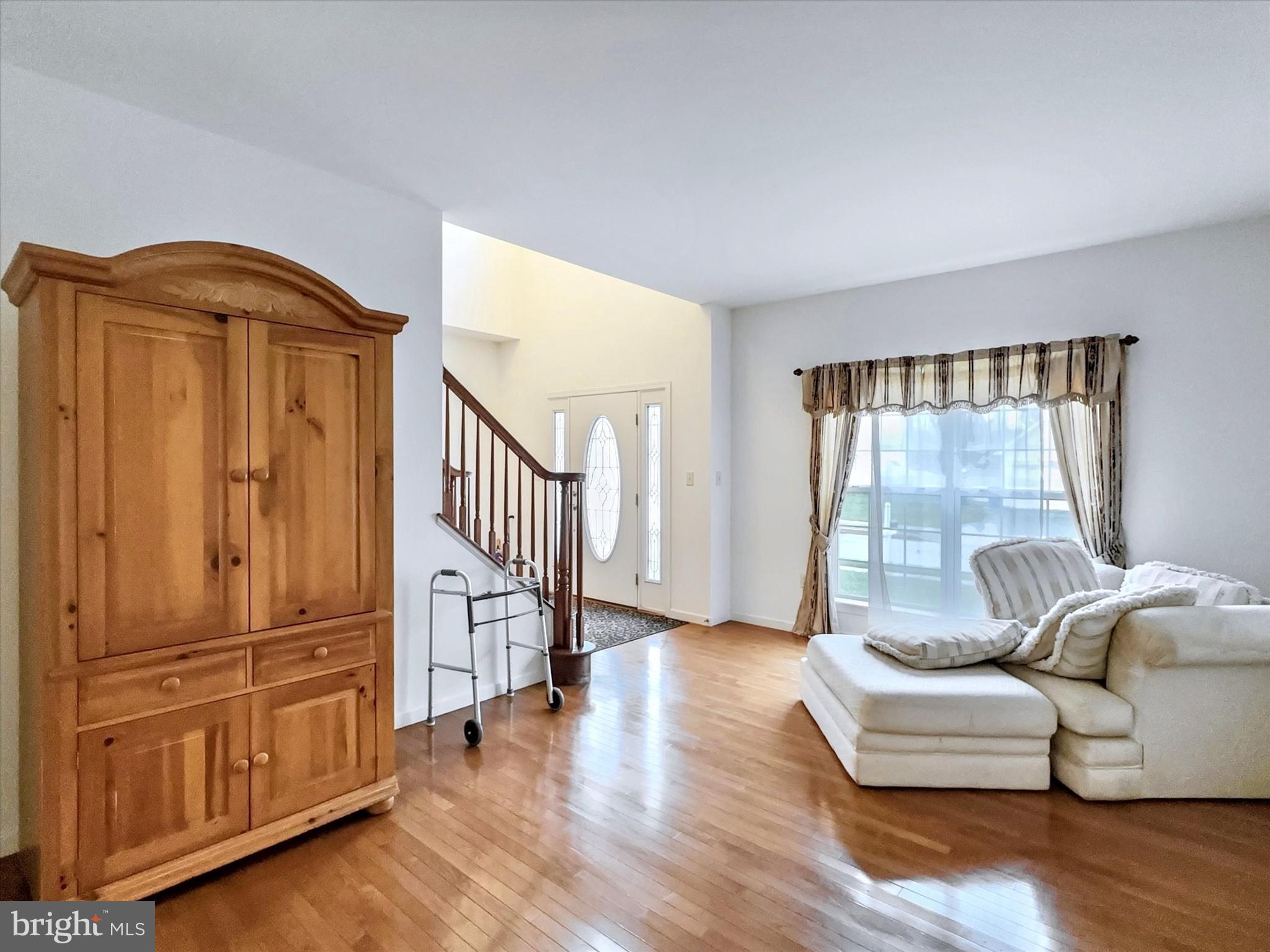 3704 Skipton Circle York, PA 17402 - Photo 4 of 32