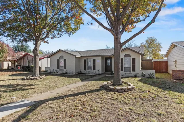 $275,000 | 900 Wandering Way Drive, Allen, TX 75002