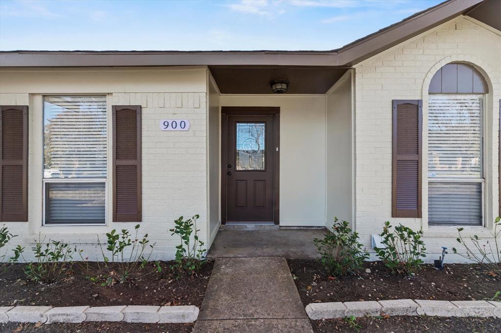 900 Wandering Way Drive Allen, TX 75002 - Photo 5 of 35 a front view of a house