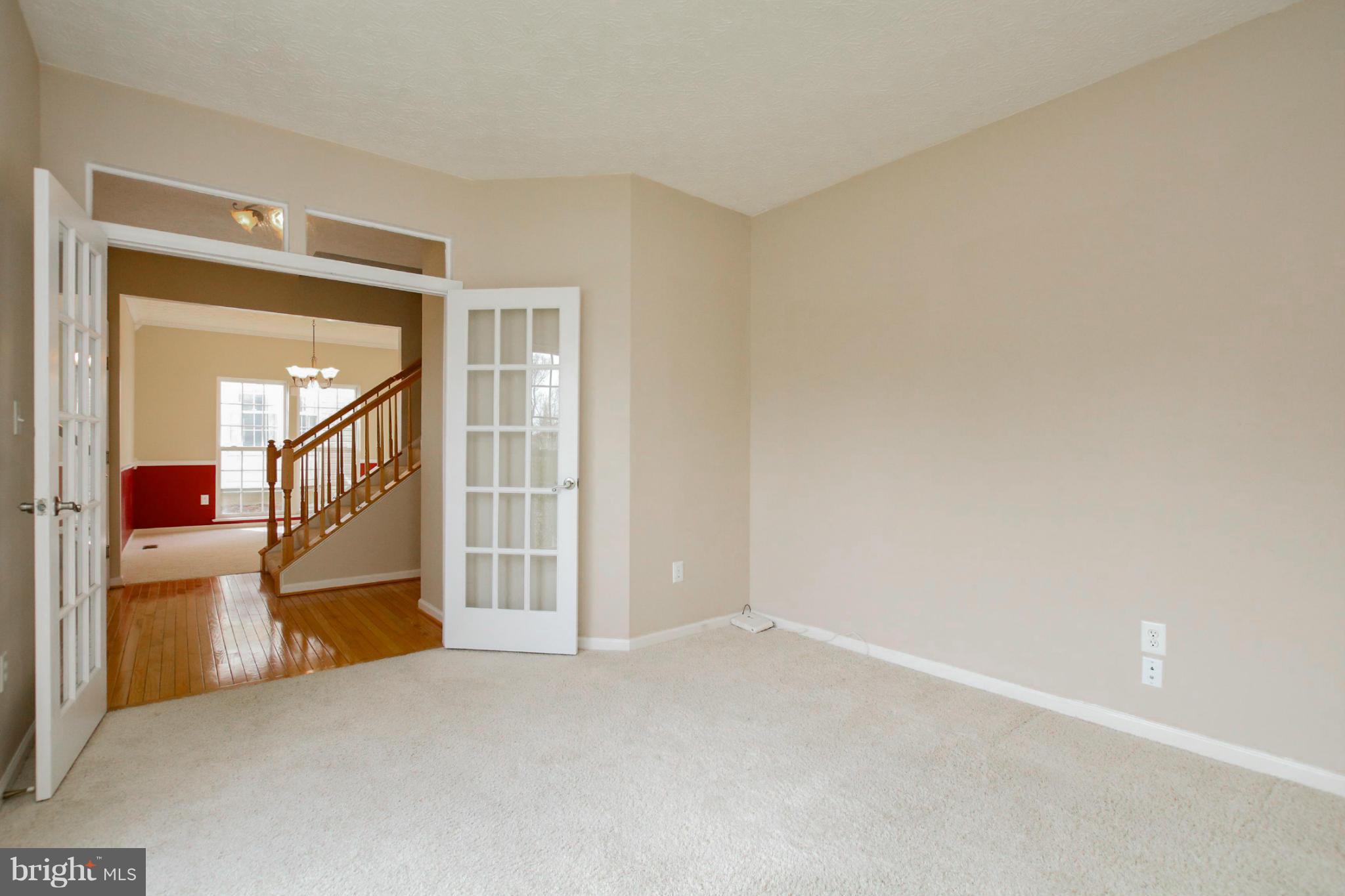 7706 Rotherham Drive Hanover, MD 21076 - Photo 3 of 30 Living Room