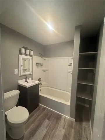 $179,500 | 1402 South Park Avenue, Oak Grove, MO 64075