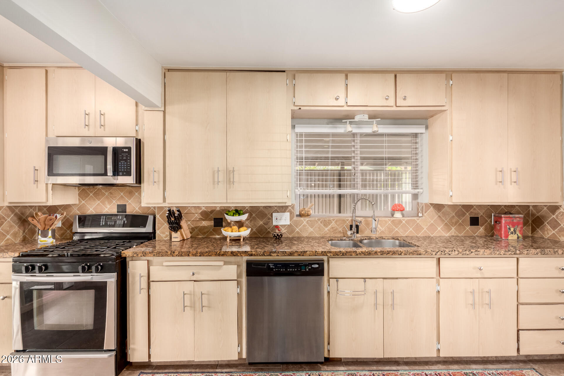 4101 East Edgemont Avenue Phoenix, AZ 85008 - Photo 10 of 24 13 Edgemont
