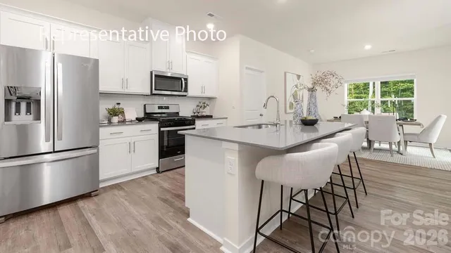 $369,590 | 752 14th Ave Court Northeast, Hickory, NC 28601