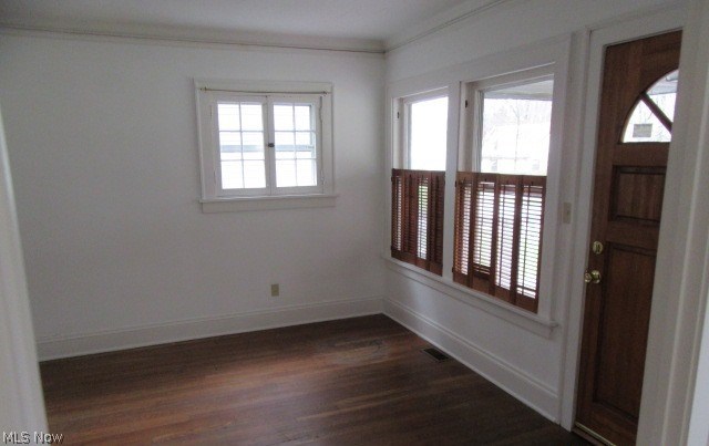 1602 Wood Road Cleveland, OH 44121 - Photo 11 of 13 living room
