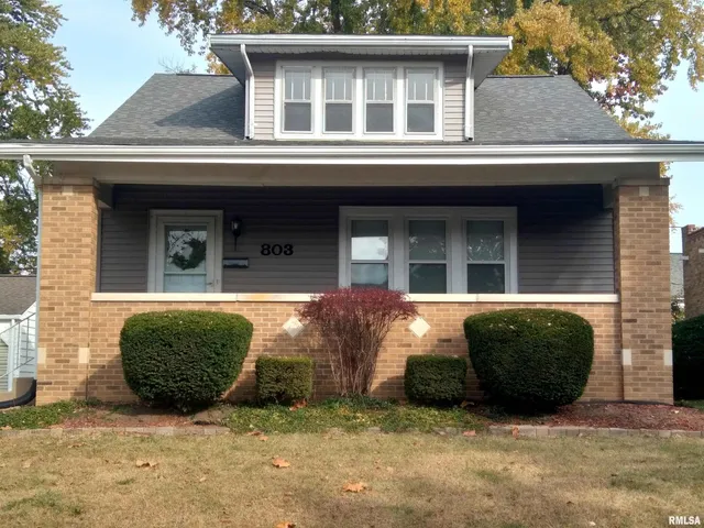 $177,500 | 803 West Meadows Place, Peoria, IL 61604