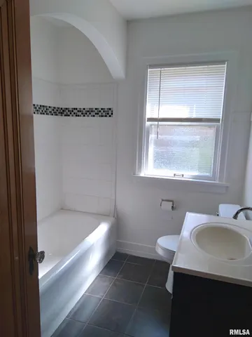 $177,500 | 803 West Meadows Place, Peoria, IL 61604