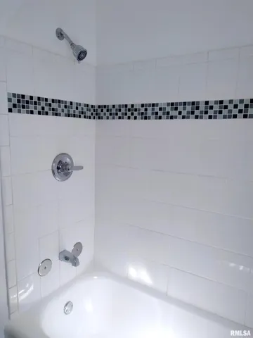 $177,500 | 803 West Meadows Place, Peoria, IL 61604