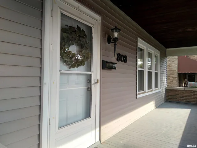 $177,500 | 803 West Meadows Place, Peoria, IL 61604