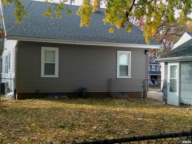 $177,500 | 803 West Meadows Place, Peoria, IL 61604