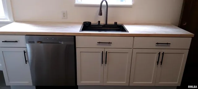 $177,500 | 803 West Meadows Place, Peoria, IL 61604