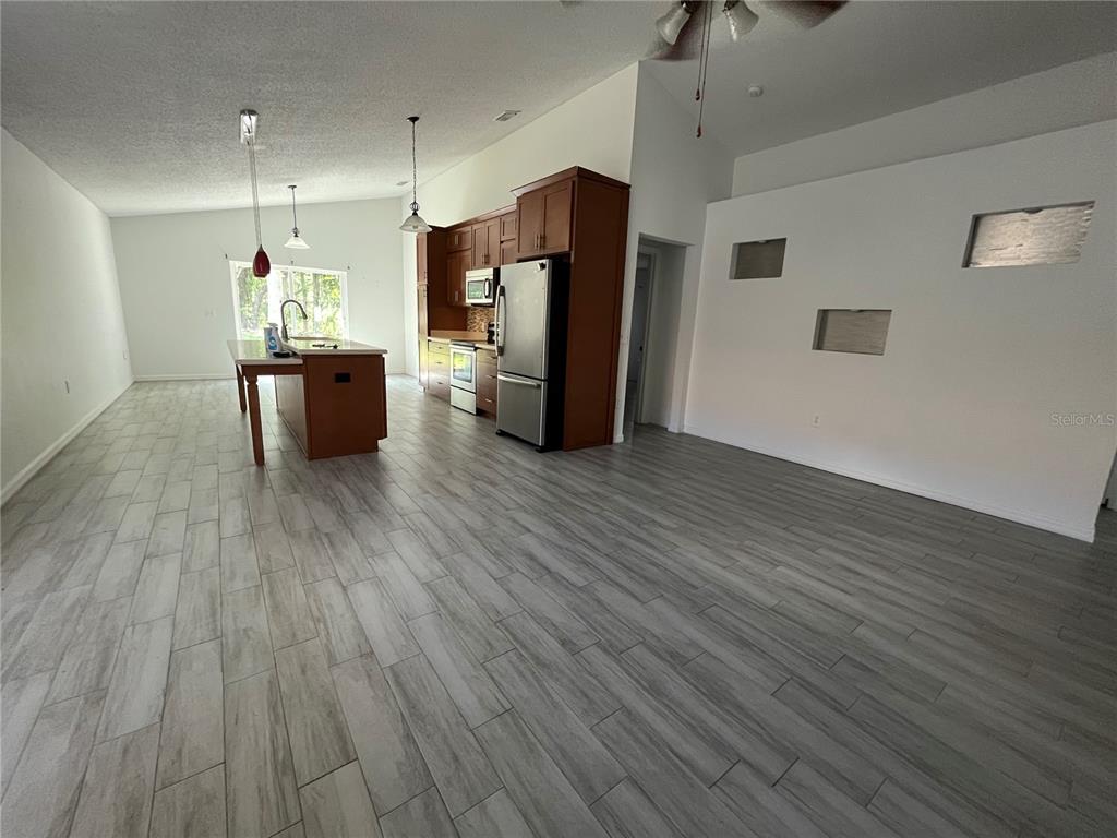 10565 Rocking A Run Orlando, FL 32825 - Photo 2 of 11