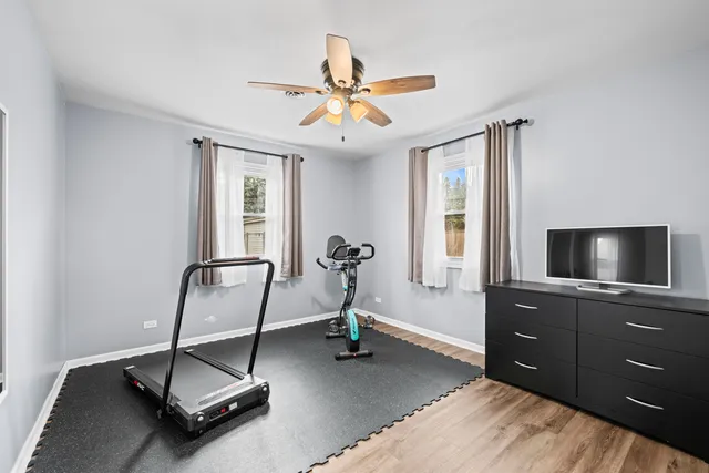 $385,000 | 585 Amherst Lane, Hoffman Estates, IL 60169