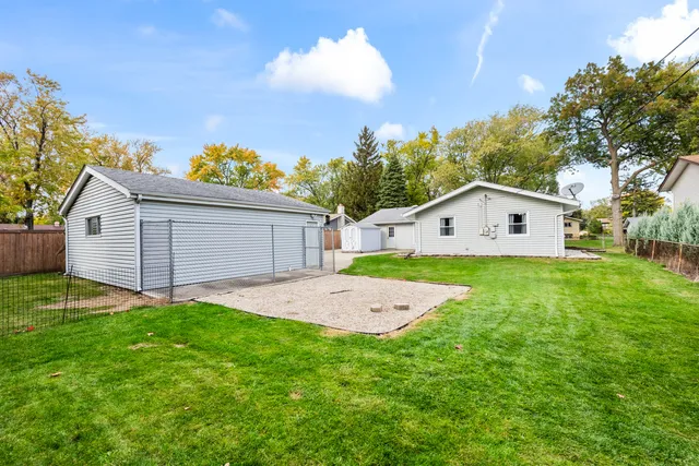 $385,000 | 585 Amherst Lane, Hoffman Estates, IL 60169