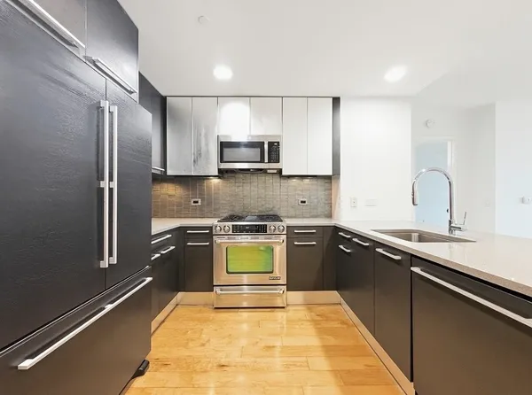 $1,045,000 | 2 2nd Street, Unit 2104, Jersey City, NJ 07302