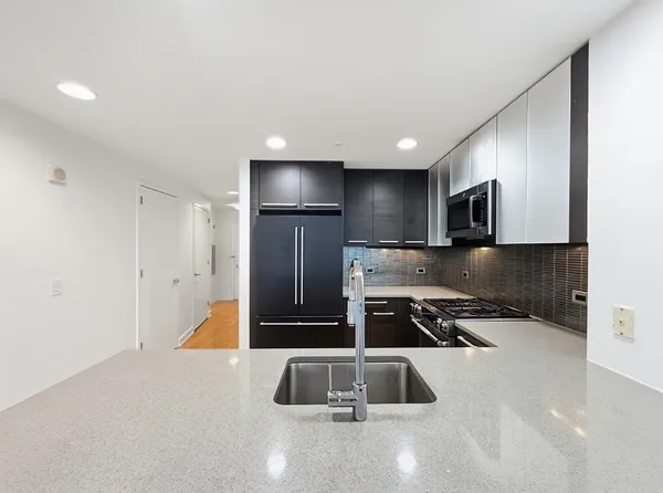 $1,045,000 | 2 2nd Street, Unit 2104, Jersey City, NJ 07302
