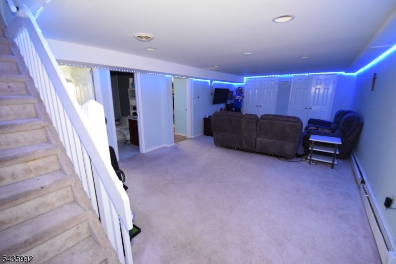 567 Foothill Road Bridgewater, NJ 08807 - Photo 32 of 37