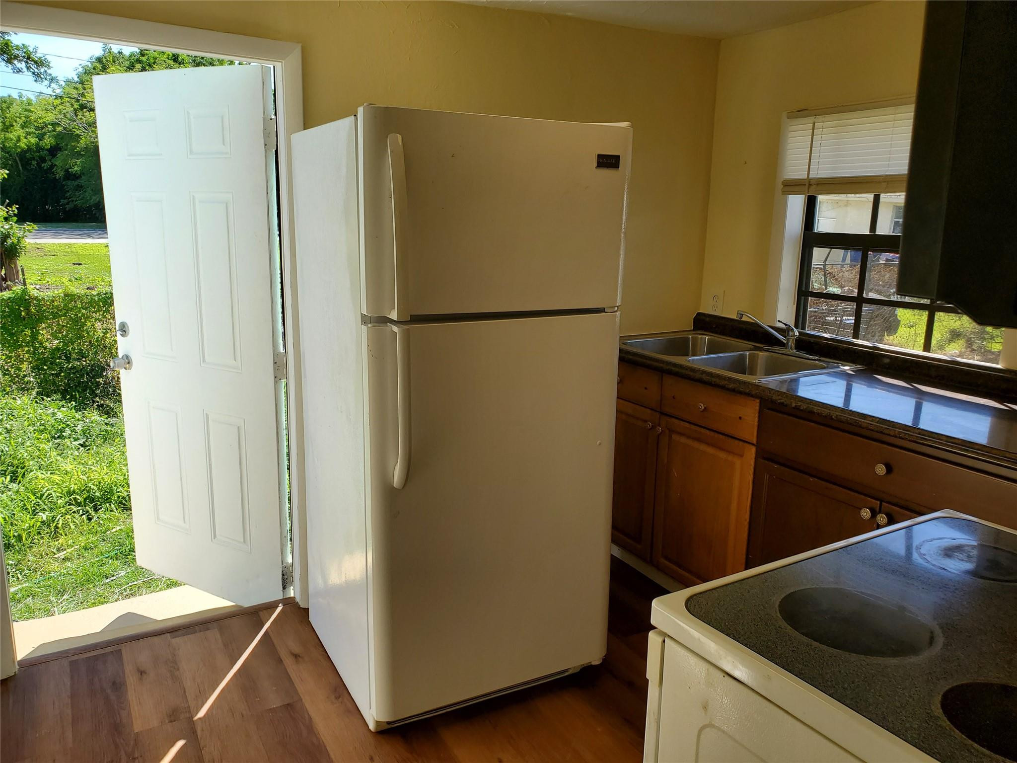 258 Adams Place, Unit 2 Pahokee, FL 33476 - Photo 6 of 25 Kitchen