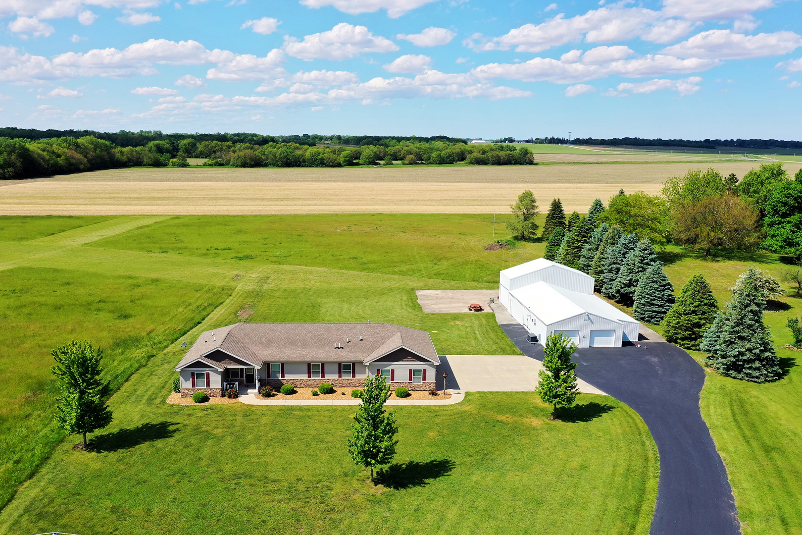 2609 1500 South Kankakee, IL 60901 - Photo 1 of 36