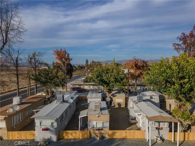 $1,299,000 | 858 South Valencia Boulevard, Woodlake, CA 93286