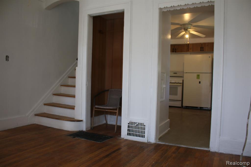 8921 Littlefield Street Detroit, MI 48228 - Photo 9 of 37