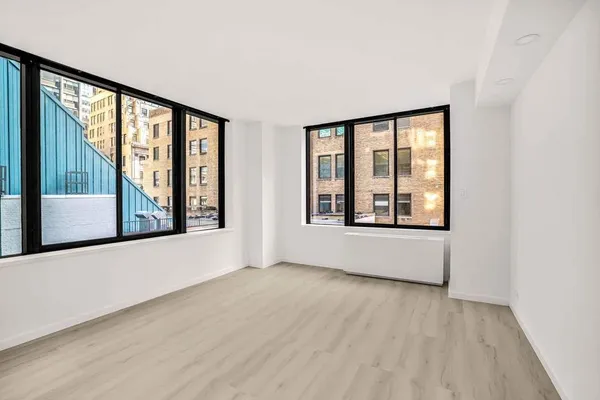 $995,000 | 445 5th Avenue, Unit 10H | Midtown South