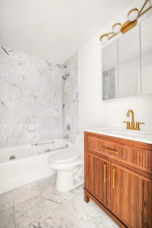 $995,000 | 445 5th Avenue, Unit 10H | Midtown South