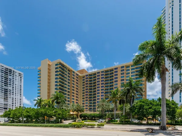 $2,000 | 2501 South Ocean Drive, Unit 1533, Hollywood, FL 33019