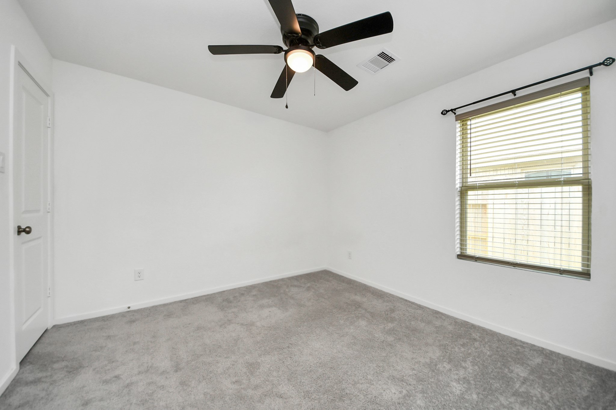 1607 Red Oak Drive Rosenberg, TX 77471 - Photo 8 of 39