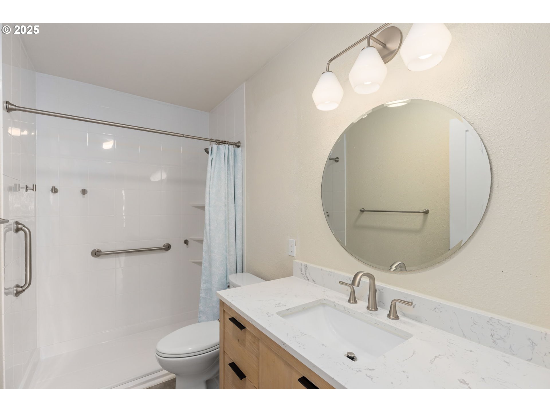 7734 Southwest Barnes Road, Unit A Portland, OR 97225 - Photo 23 of 37 En Suite Bathroom