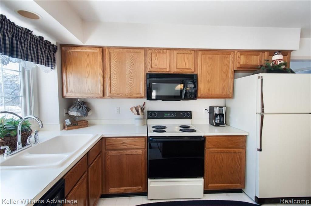 1797 Tremont Road Canton, MI 48188 - Photo 11 of 44