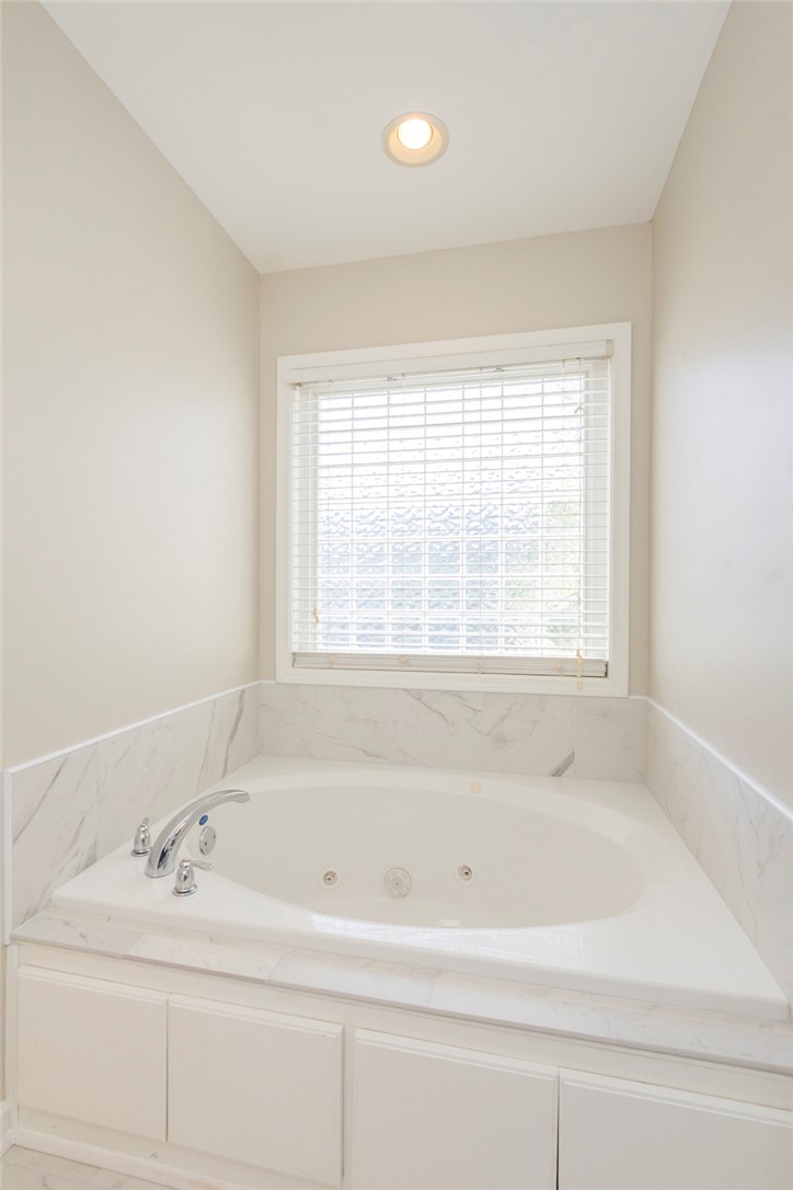 208 Mahaffey Road Williamston, SC 29697 - Photo 29 of 44 Relax and unwind in this luxurious bathroom featuring a pristine soaking tub.